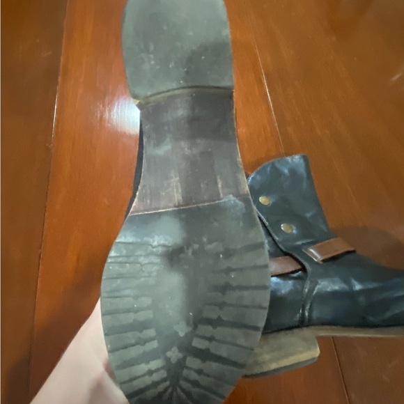 Leather boot, size 7.5, EVERYBODY by EZ MODA - Picture 2 of 3